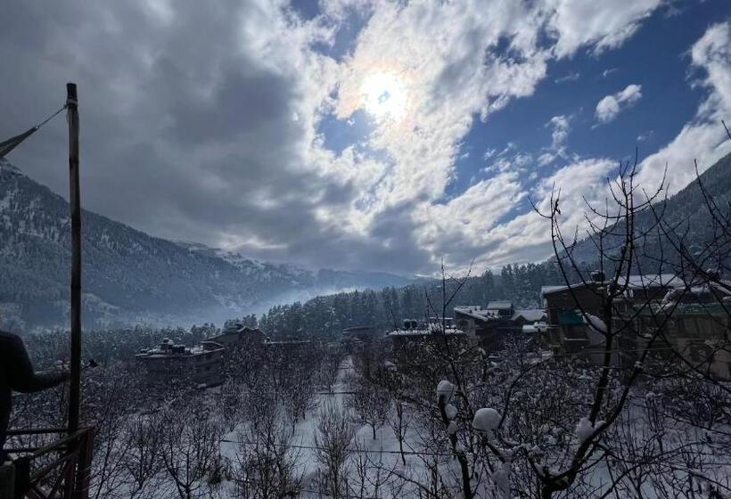 スタンダードトリプルルーム, Yolo Backpackers   Manali