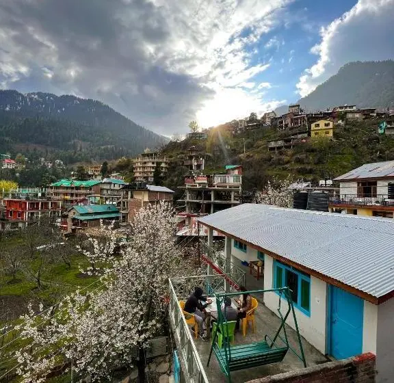 اتاق استاندارد با چشم‌انداز کوهستان, Yolo Backpackers   Manali