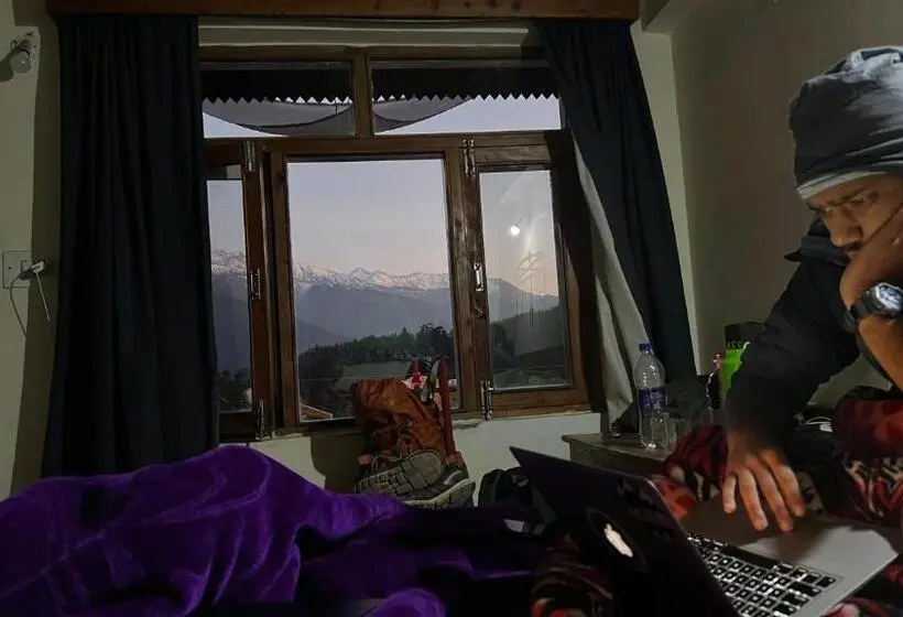 اتاق استاندارد با چشم‌انداز کوهستان, Yolo Backpackers   Manali