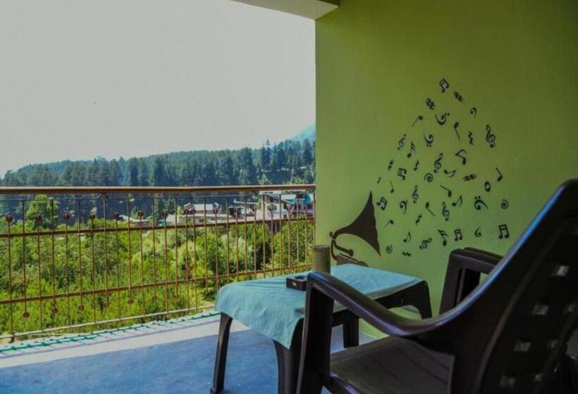 マウンテンビュースタンダードルーム, Yolo Backpackers   Manali
