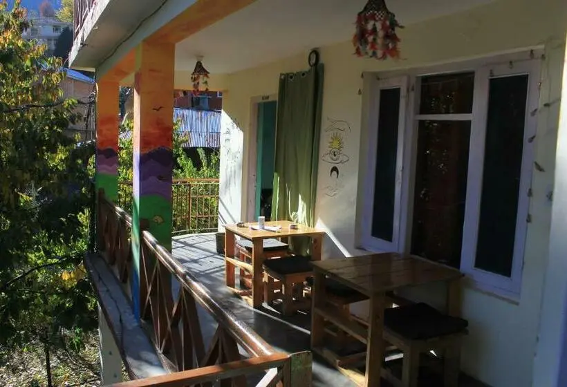 اتاق استاندارد با سرویس بهداشتی مشترک, Yolo Backpackers   Manali