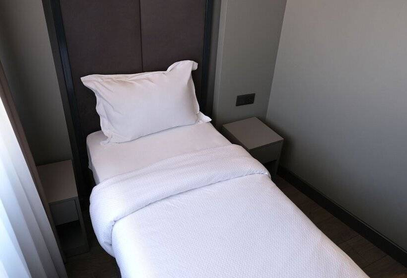 اتاق استاندارد سه نفره, Dilens Bosphorus