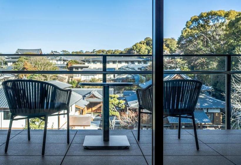 سوییت با چشمانداز باغ, Okura Kyoto Okazaki Bettei  Age Requirement 12 Over