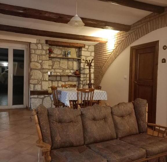 1间卧室的房子, Deattellis House Intero Appartamento