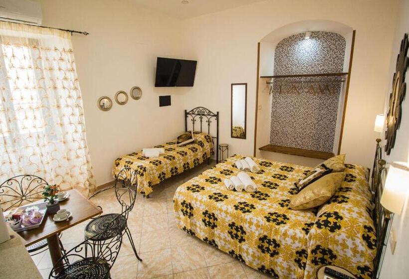 غرفة ديلوكس ثلاثية مطلة على البحر, Imperium