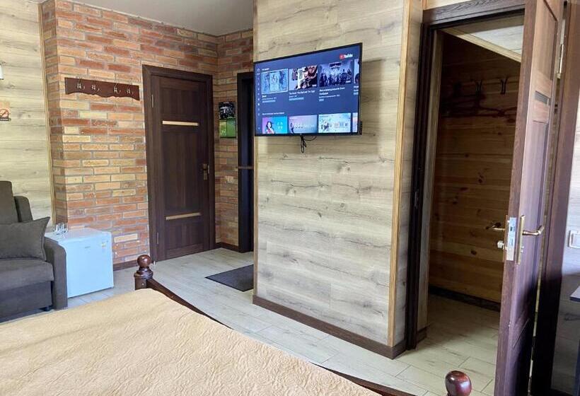 Balkonlu 4 kişilik Standart Oda, готель довбуш