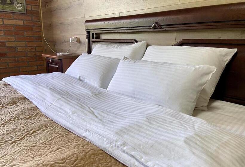 Balkonlu 4 kişilik Standart Oda, готель довбуш