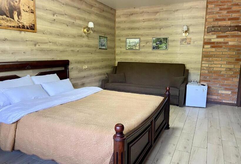 Balkonlu 4 kişilik Standart Oda, готель довбуш