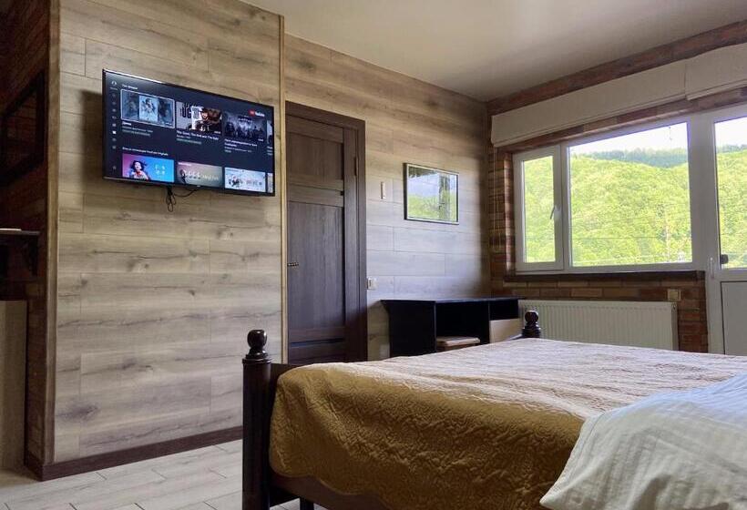 Balkonlu 4 kişilik Standart Oda, готель довбуш