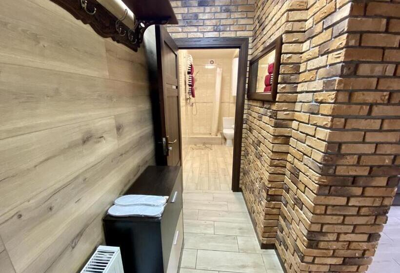 Dört Kişilik Standart Oda, готель довбуш