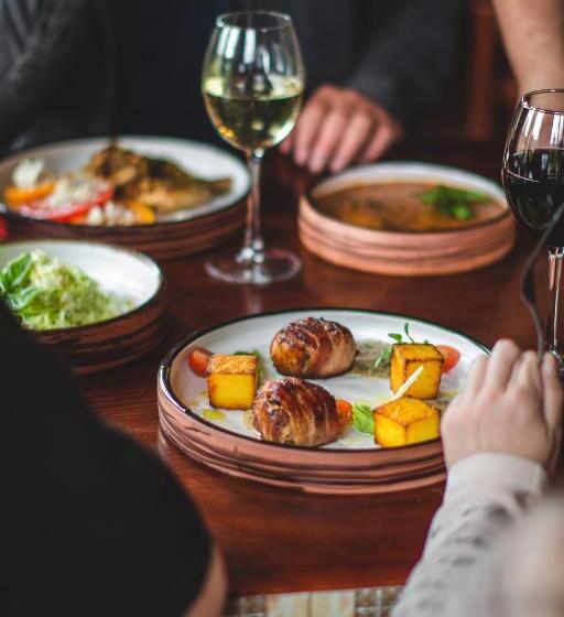 Balkonlu 4 kişilik Standart Oda, готель довбуш