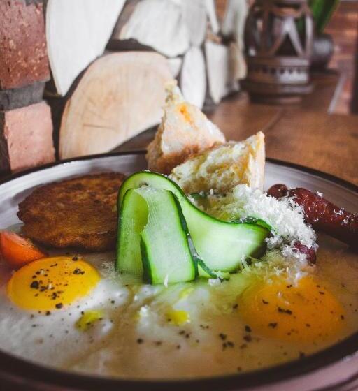 Balkonlu 4 kişilik Standart Oda, готель довбуш