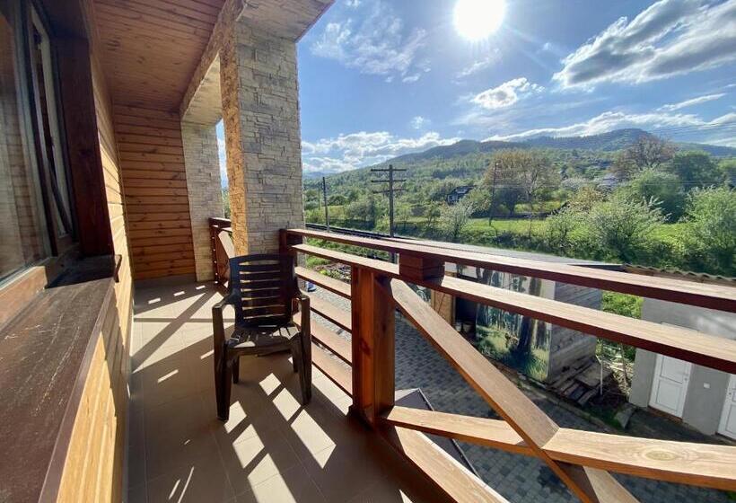 Balkonlu Üç Kişilik Standart Oda, готель довбуш