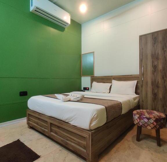 Camera Superiore, Aurelia Pearl