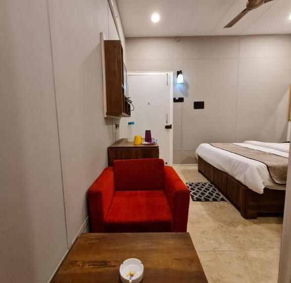 Camera Deluxe, Aurelia Pearl