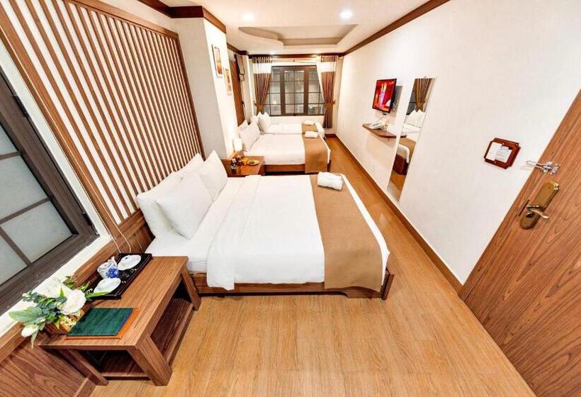 اتاق خانوادگی, Khai Ngoc