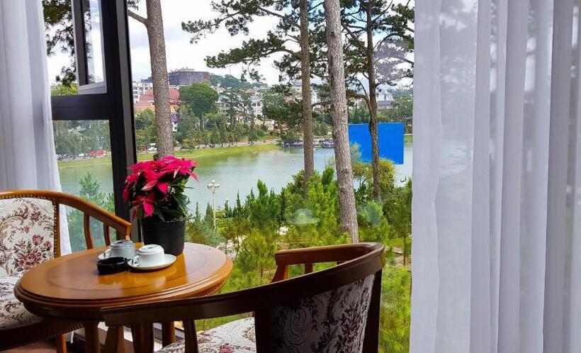 اتاق استاندارد چهار تخته, Khai Ngoc