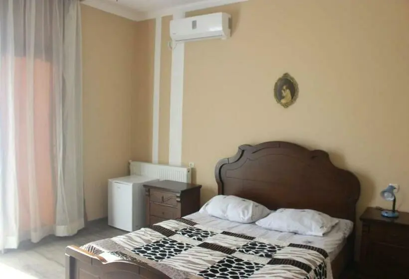 اتاق استاندارد, Sofia House