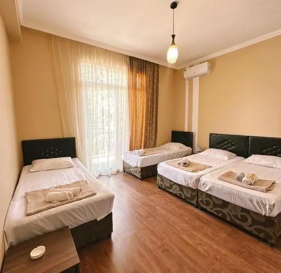 اتاق استاندارد چهار تخته, Sofia House