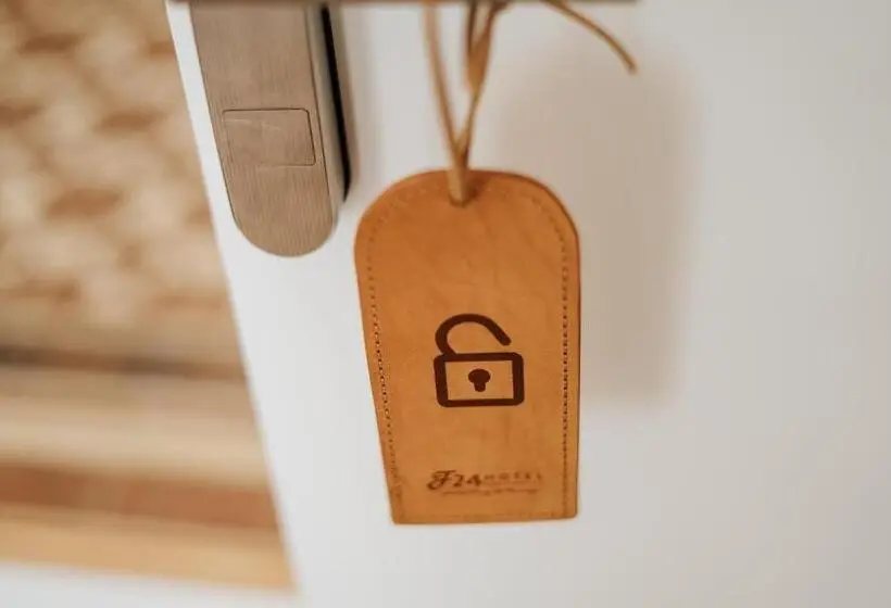 اتاق اکونومی, Emblemático F24 Only Adults B&b