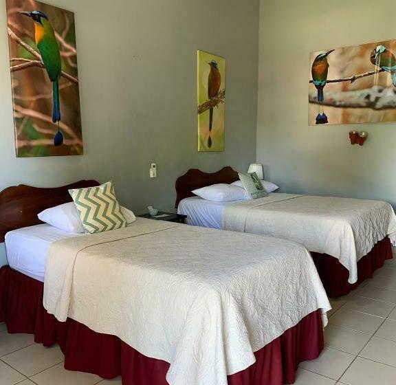 Номер Стандарт, Nahomi Divisamar By Lhr