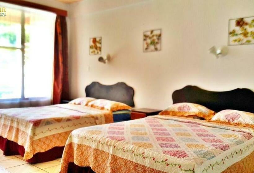 Номер Superior, Nahomi Divisamar By Lhr