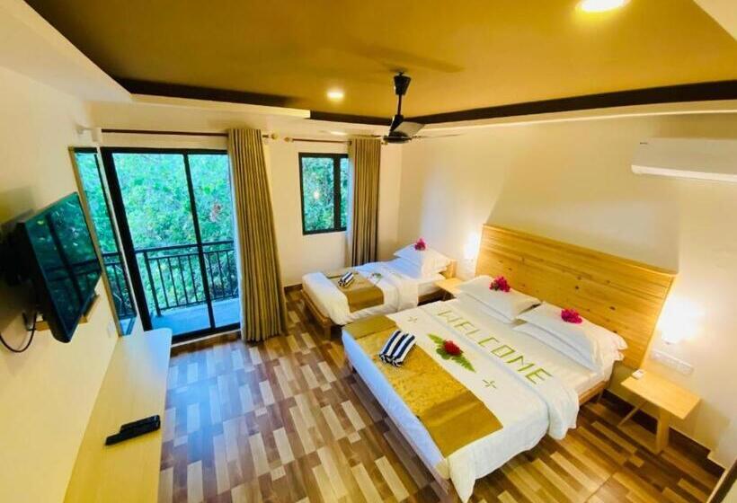 Comfort room with view, Paguro Seaview