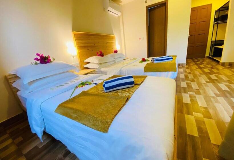 Comfort room with view, Paguro Seaview