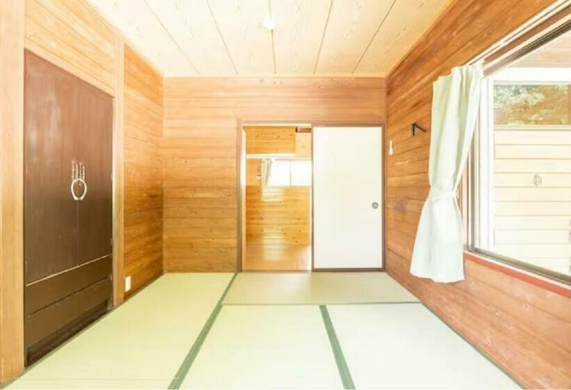 Családi Szoba, ウッドペッカー小径