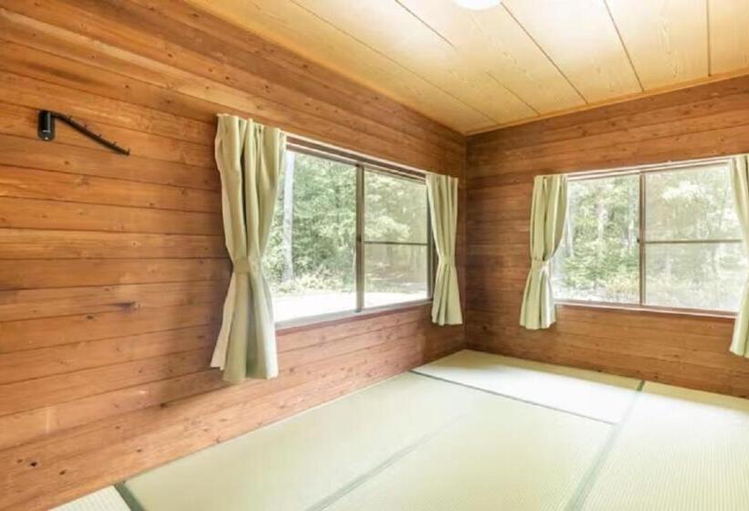 Családi Szoba, ウッドペッカー小径