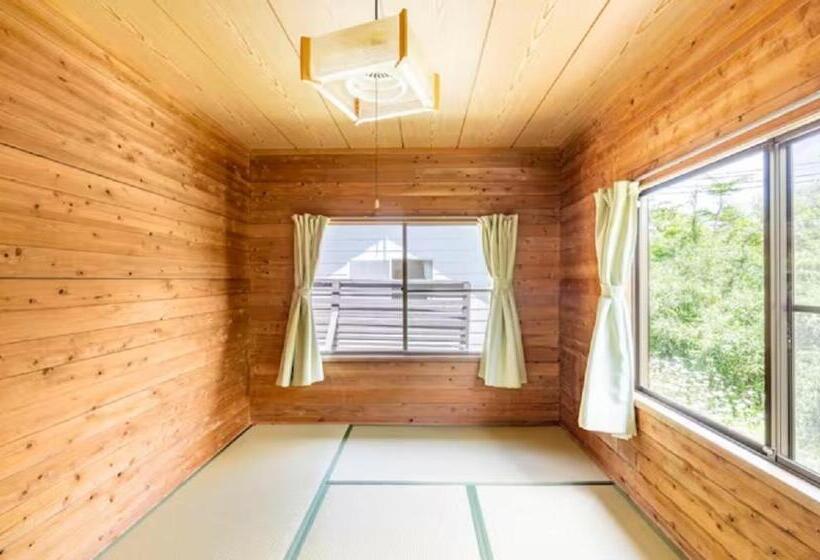 Családi Szoba, ウッドペッカー小径