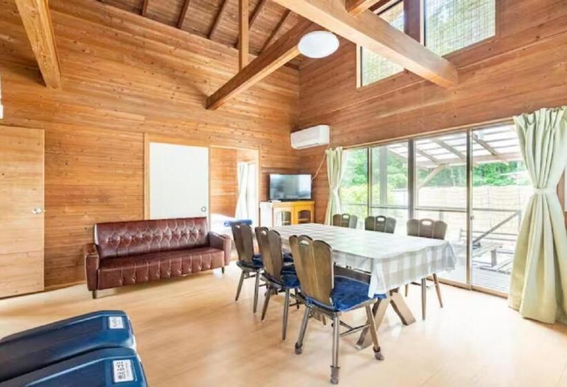 Családi Szoba, ウッドペッカー小径