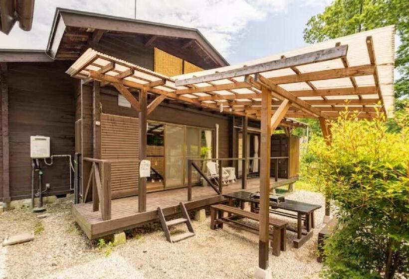 Családi Szoba, ウッドペッカー小径