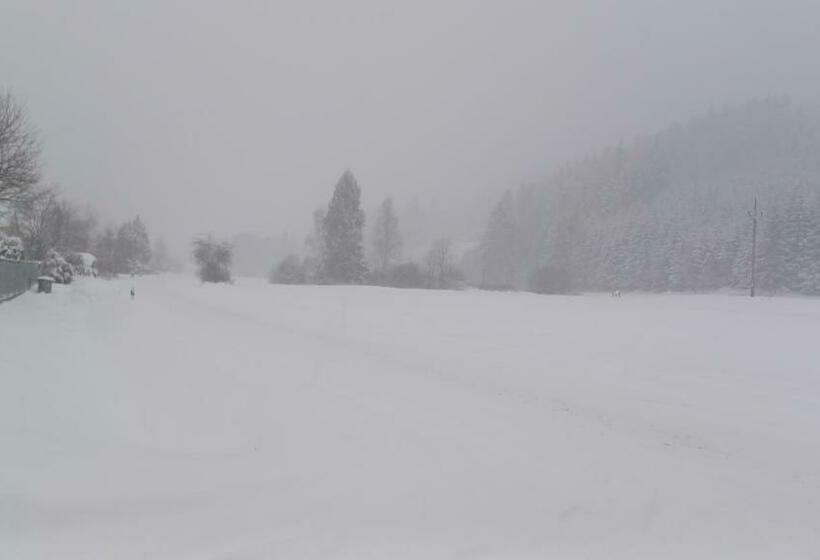 סוויטת 3 חדרי שינה, Chata U Dědka