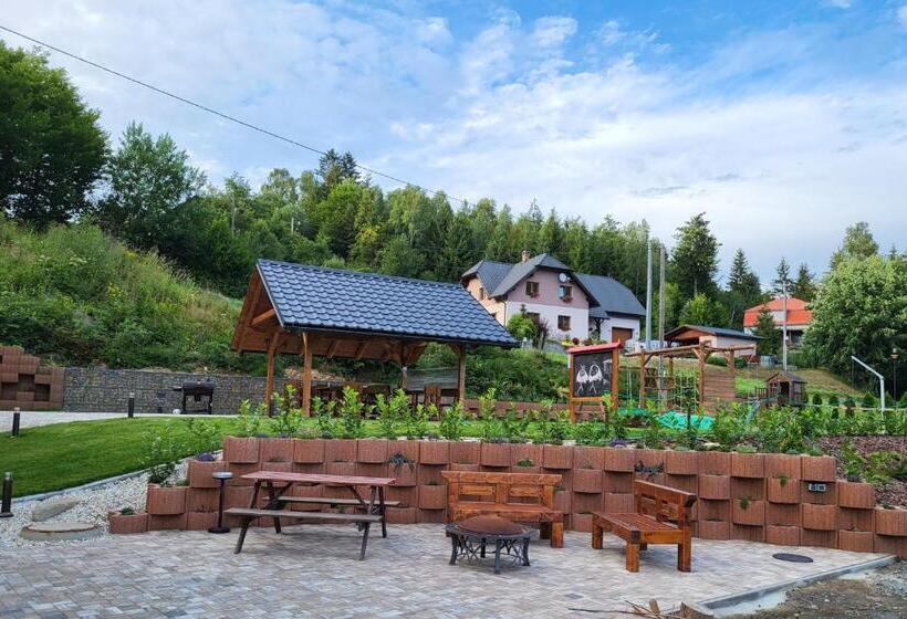 סוויטת 3 חדרי שינה, Chata U Dědka