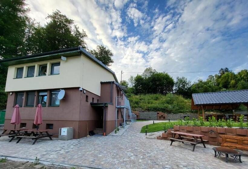 סוויטת 3 חדרי שינה, Chata U Dědka