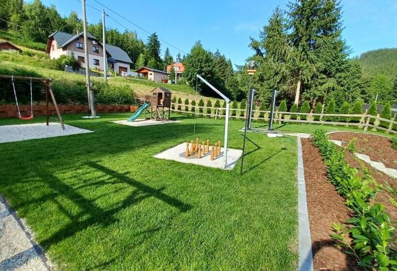 סוויטת 3 חדרי שינה, Chata U Dědka