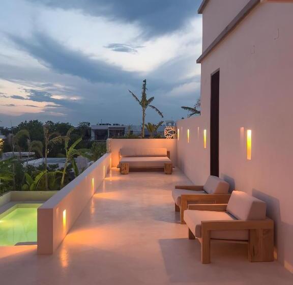 استودیوی سوپریور, Nãmas Tulum