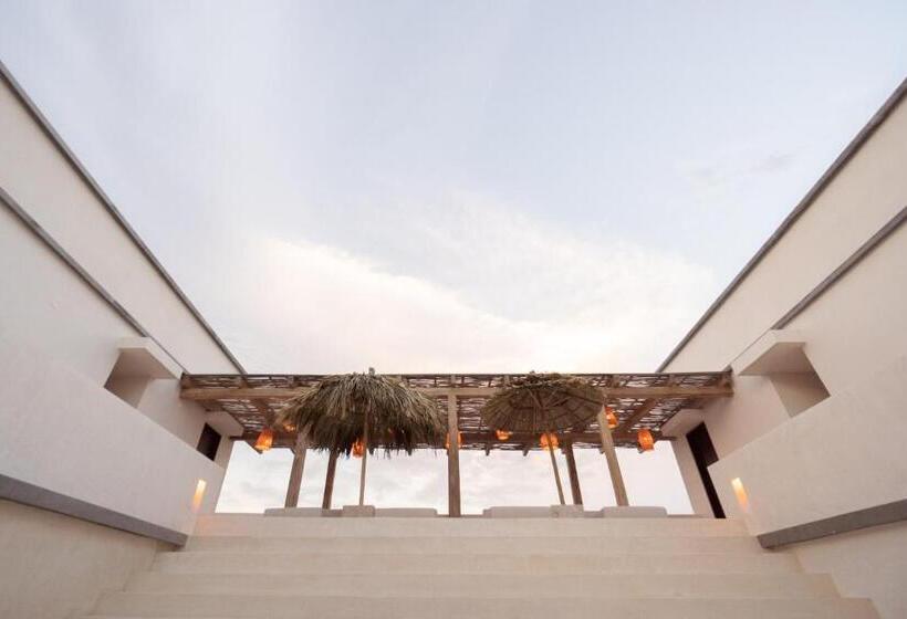 استودیوی سوپریور, Nãmas Tulum