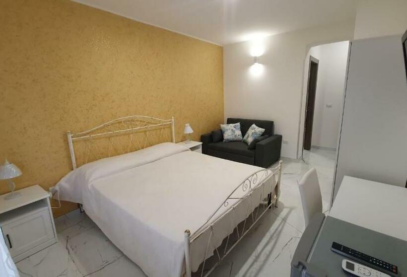 Quarto Triplo Estandar, B&b Ancora Del Sud