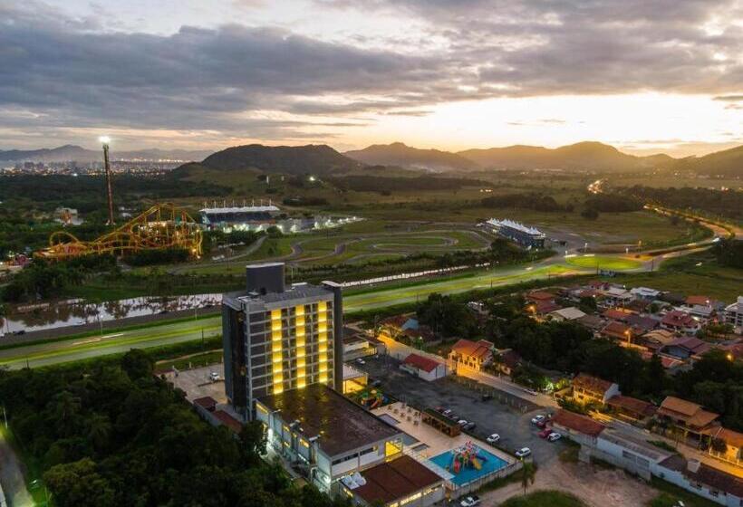 패밀리 스위트, Flat Em Frente Ao Parque Beto Carreiro