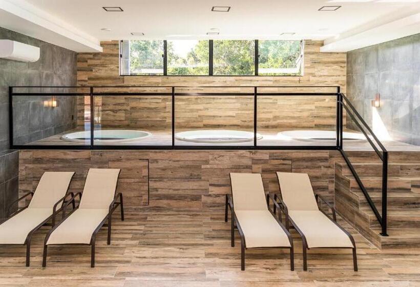 سوییت خانوادگی, Flat Em Frente Ao Parque Beto Carreiro