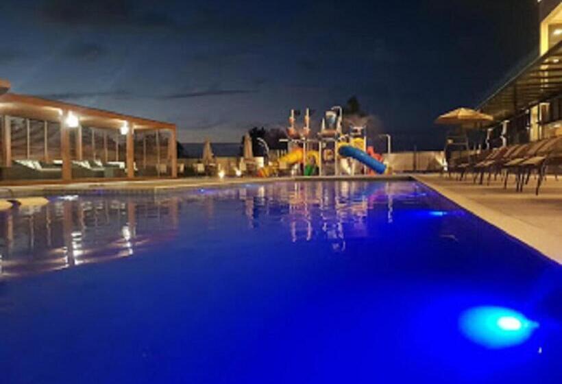 سوییت خانوادگی, Flat Em Frente Ao Parque Beto Carreiro