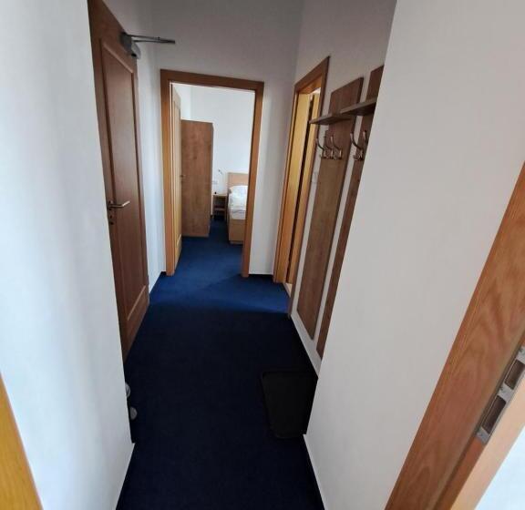 Четырехместный Номер Стандарт, Poutní Dům