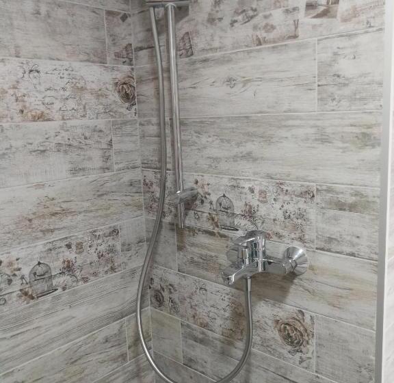 带大床的标准工作室, вила христови