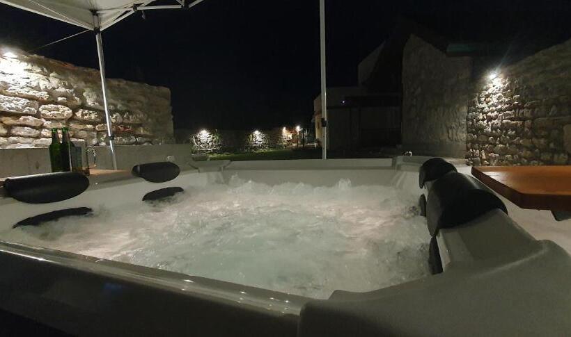 带1个卧室的别墅, вила христови