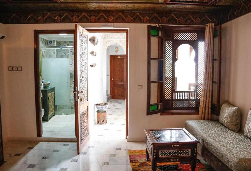 اتاق لوکس با بالکن, Riad Fez Mahal