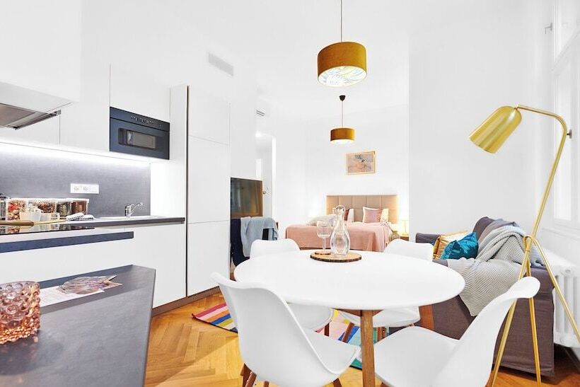 استودیوی استاندارد, Residence Dlouha   Old Town