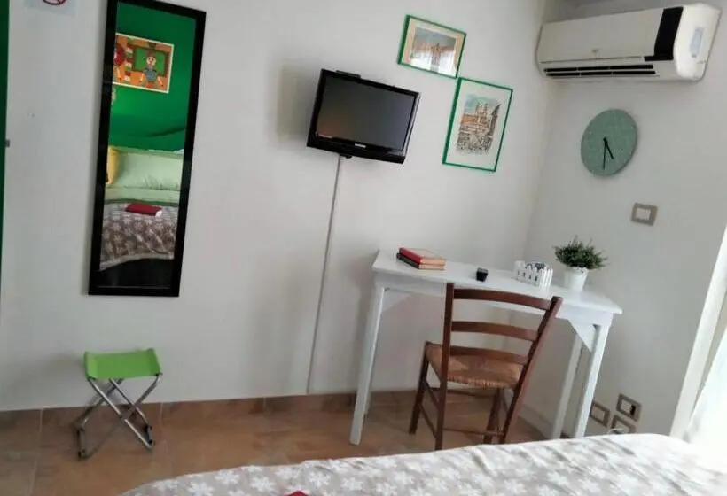 スタンダードルーム, B&b Al Quindici Scilla