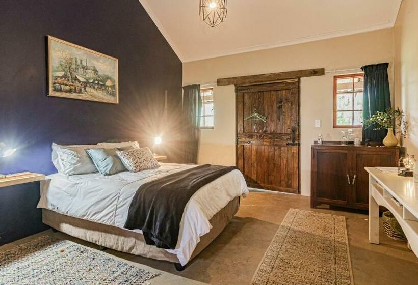 Номер Deluxe, Falling Waters